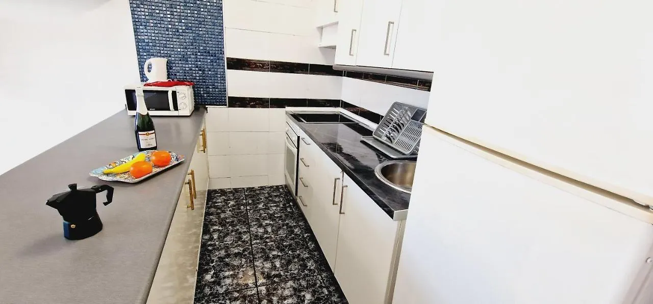 Garajonay 3 Bedrooms Apartment, Ocean & Pool View Playa Fanabe Holiday home